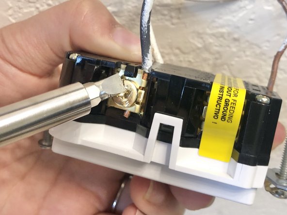 GFCI Outlet Replacement: crwdns2935265:012crwdnd2935265:02crwdnd2935265:02crwdne2935265:0