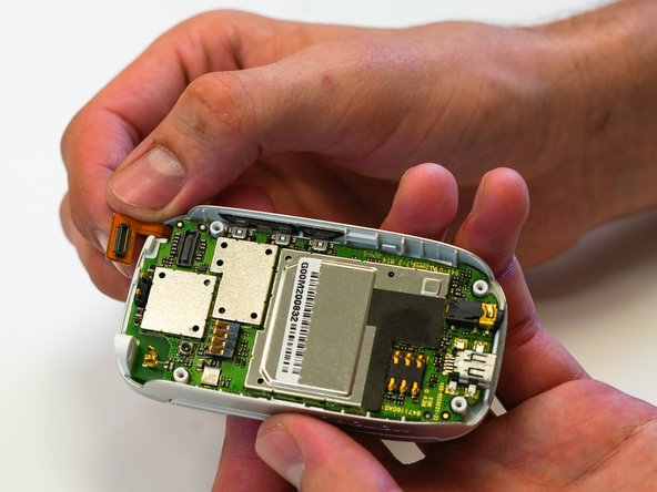 Motorola V190 Keypad Replacement: step 5, image 2 of 3