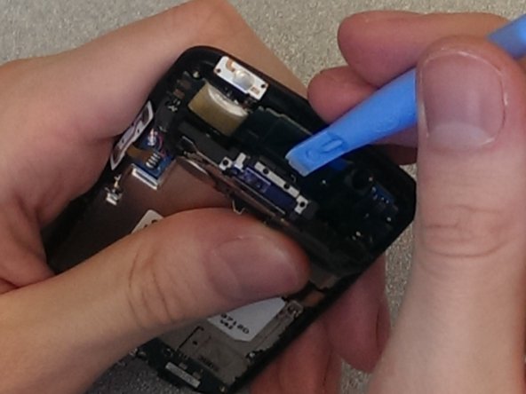 LG Vortex Rear Facing Camera Replacement, Rear Facing Camera: crwdns2935265:06crwdnd2935265:02crwdnd2935265:03crwdne2935265:0