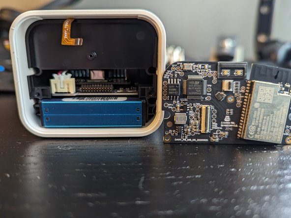 Disassembling Qingping Air Monitor Lite CGDN1, Remove main PCB: crwdns2935265:04crwdnd2935265:02crwdnd2935265:02crwdne2935265:0