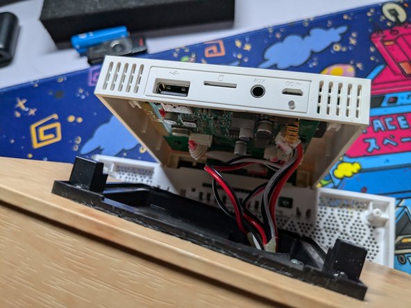 Edifier MP260 Battery Removal, Reassemble the Speaker: crwdns2935265:06crwdnd2935265:02crwdnd2935265:03crwdne2935265:0