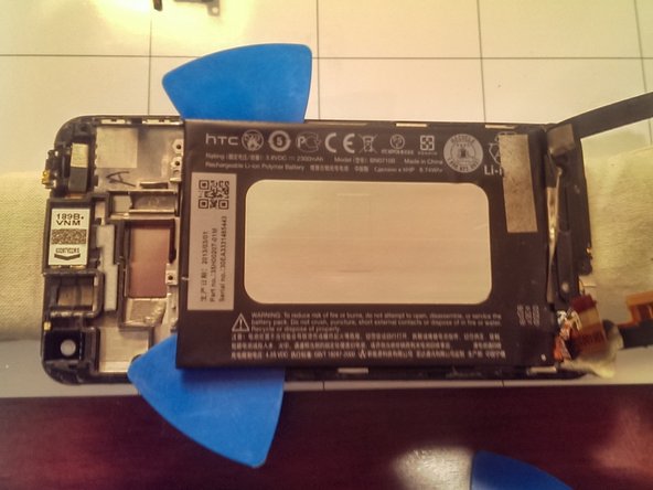 HTC One Display Assembly Replacement, Battery Removal: crwdns2935265:016crwdnd2935265:02crwdnd2935265:03crwdne2935265:0