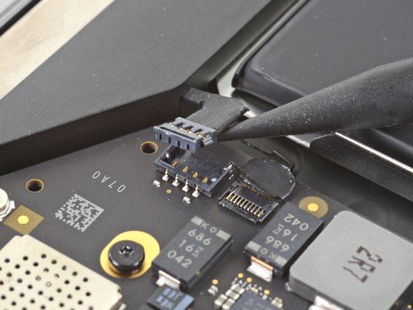 MacBook Air 13" Late 2020 Logic Board Replacement, Disconnect the left speaker cable: crwdns2935265:019crwdnd2935265:03crwdnd2935265:03crwdne2935265:0