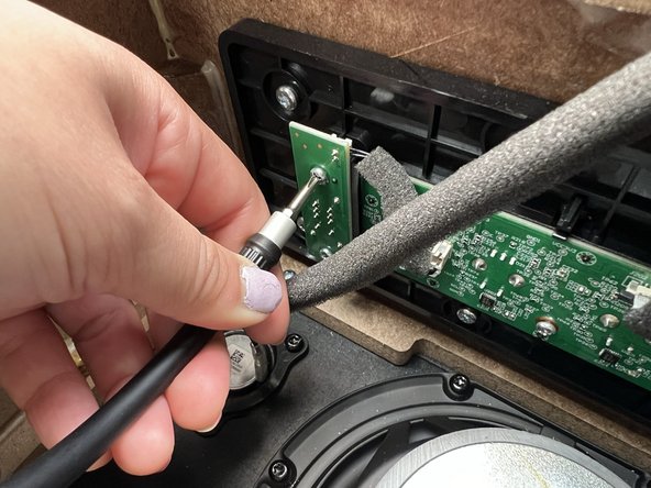 Marshall Stanmore II Power Switch Replacement, Power Switch: crwdns2935265:04crwdnd2935265:03crwdnd2935265:03crwdne2935265:0