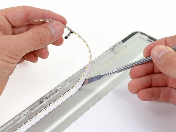 MacBook Pro Retina Display Teardown: crwdns2935265:014crwdnd2935265:03crwdnd2935265:03crwdne2935265:0