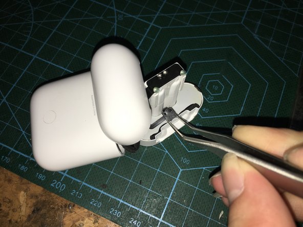 airpods case 无损完整拆解教程: 步骤 6 中的图像 3，3