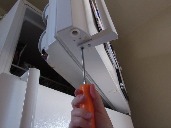 Frigidaire FFHT2022AW Freezer Door Handle Replacement: adım 8, 3 resimden 3.