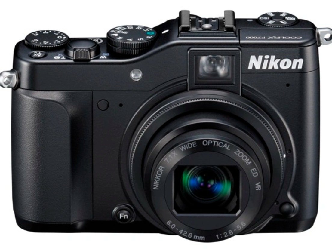Nikon COOLPIX P7000 本体　バッテリー Nikon COOLPIX P7000 本体 バッテリー Nikon coolpix P7000
