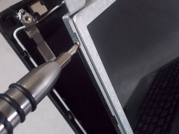 Lenovo IdeaPad Z570 Screen Replacement: crwdns2935265:011crwdnd2935265:03crwdnd2935265:03crwdne2935265:0