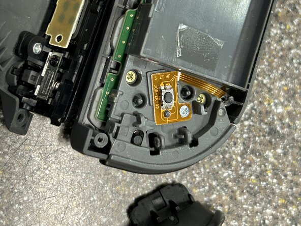 Right Joy-Con Teardown: crwdns2935265:07crwdnd2935265:02crwdnd2935265:02crwdne2935265:0