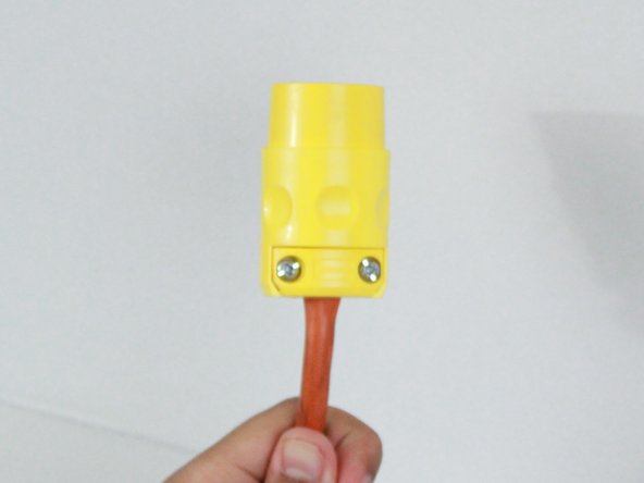 Install an Extension Cord Female Plug: adım 6, 3 resimden 3.
