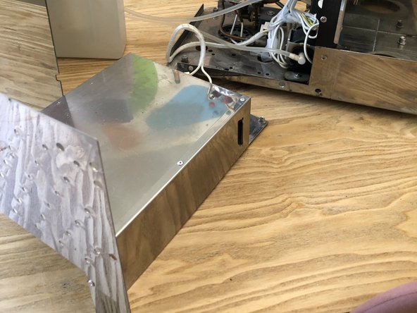 Expobar Office Lever Pressurestat Replacement, Remove the Divider: crwdns2935265:05crwdnd2935265:03crwdnd2935265:03crwdne2935265:0