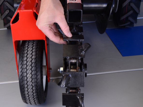 Barreto Trencher E718MTH4S 2016 Chain Replacement, Remove the chain: crwdns2935265:00crwdnd2935265:01crwdnd2935265:02crwdne2935265:0