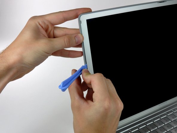 PowerBook G4 Aluminum 15" 1-1.5 GHz Rear Display Bezel Replacement: crwdns2935265:04crwdnd2935265:03crwdnd2935265:03crwdne2935265:0