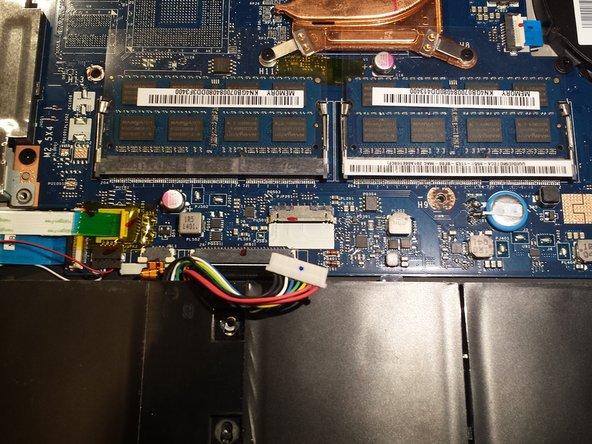 Acer Aspire R7 Display Assembly Replacement, Disconnect and Remove the Battery: crwdns2935265:05crwdnd2935265:02crwdnd2935265:02crwdne2935265:0