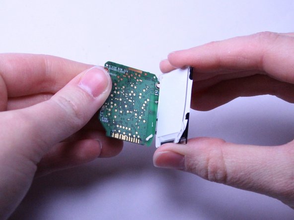 TomTom Runner LCD Screen Replacement Guide: crwdns2935265:013crwdnd2935265:03crwdnd2935265:03crwdne2935265:0