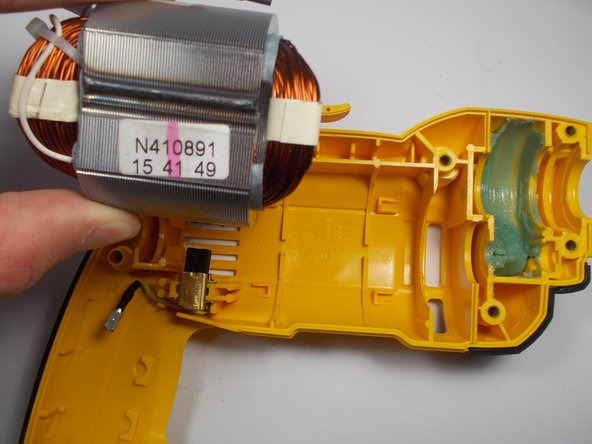 DeWalt DWD112 Brush Replacement: crwdns2935265:013crwdnd2935265:02crwdnd2935265:02crwdne2935265:0