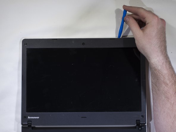 ThinkPad Edge E31 Screen Replacement: crwdns2935265:05crwdnd2935265:02crwdnd2935265:02crwdne2935265:0