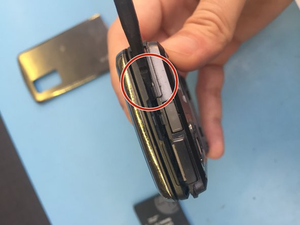 LG KE970 Teardown, Separate front and back part: crwdns2935265:05crwdnd2935265:03crwdnd2935265:03crwdne2935265:0