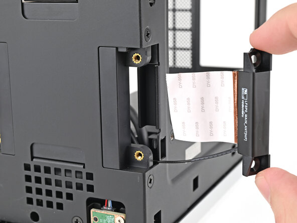 Framework Desktop Antennas Replacement, Place the right antenna: Schritt 41, Bild 1 von 3