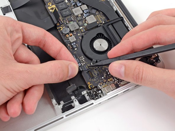 MacBook Pro 13" Retina Display Late 2012 Upper Case Replacement: crwdns2935265:041crwdnd2935265:02crwdnd2935265:03crwdne2935265:0