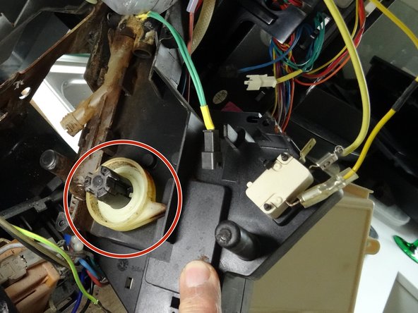 Siemens Surpresso - Bosch Benvenuto revise drain valve: crwdns2935265:012crwdnd2935265:02crwdnd2935265:02crwdne2935265:0