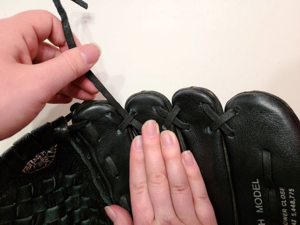 Softball Glove String Replacement: crwdns2935265:018crwdnd2935265:03crwdnd2935265:03crwdne2935265:0