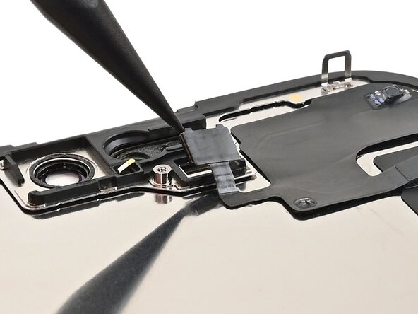 iPhone 15 Screen Replacement, Pry up the ambient light sensor: 步骤 33 中的图像 2，2