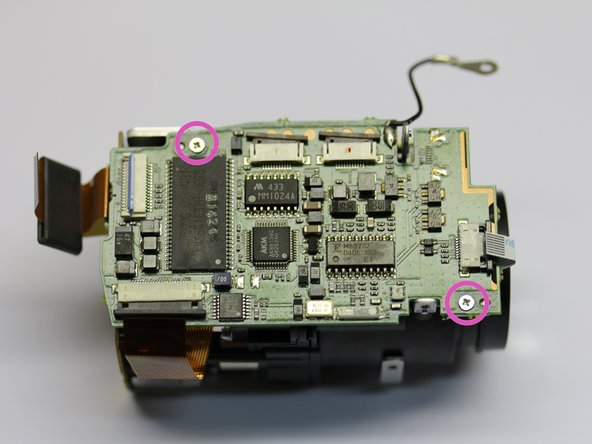 AXIS 213 PTZ Network Camera Capacitor Replacement: crwdns2935265:011crwdnd2935265:02crwdnd2935265:02crwdne2935265:0