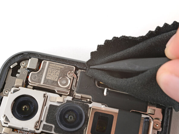 Google Pixel 10 Vibration Motor Replacement: 38 단계, 이미지 2개 중 2개