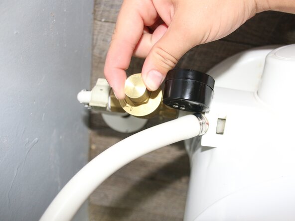 How to Fix RV Toilet Water Pressure: crwdns2935265:012crwdnd2935265:01crwdnd2935265:03crwdne2935265:0