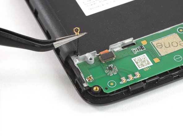 Moto C Screen Assembly Replacement, Daughterboard: crwdns2935265:022crwdnd2935265:02crwdnd2935265:02crwdne2935265:0