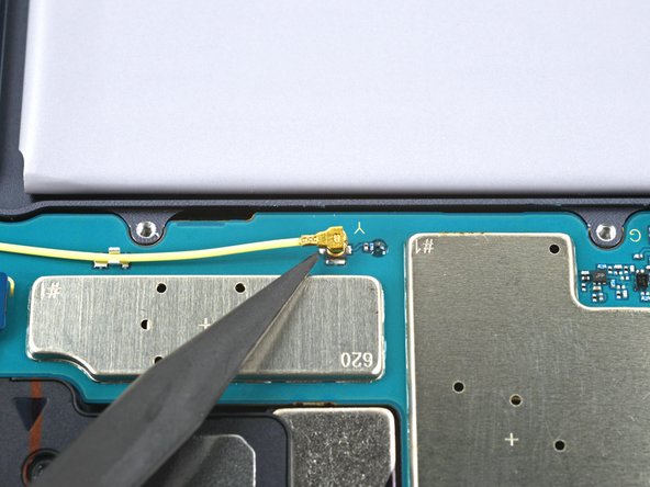 Samsung Galaxy Tab S7 Plus Loudspeaker Assembly Replacement, Disconnect the bottom-right coaxial cable: crwdns2935265:033crwdnd2935265:02crwdnd2935265:02crwdne2935265:0