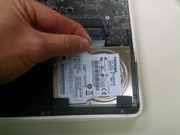 Macbook 2009-2010 Unibody White Disassembly: crwdns2935265:03crwdnd2935265:03crwdnd2935265:03crwdne2935265:0