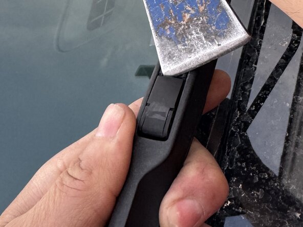 2022 Chevrolet Silverado Windshield Wipers Replacement, Windshield Wipers: crwdns2935265:01crwdnd2935265:02crwdnd2935265:03crwdne2935265:0