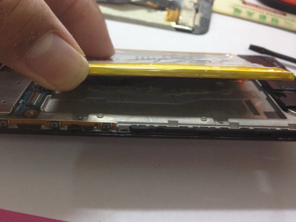 BLU Vivo XL2 LCD Screen Replacement, Lifting up the battery, removed both connectors: crwdns2935265:04crwdnd2935265:02crwdnd2935265:02crwdne2935265:0