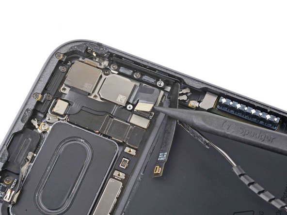 iPad Pro 11" 3rd Gen Battery Replacement, Disconnect the wide angle camera cable: crwdns2935265:057crwdnd2935265:02crwdnd2935265:02crwdne2935265:0