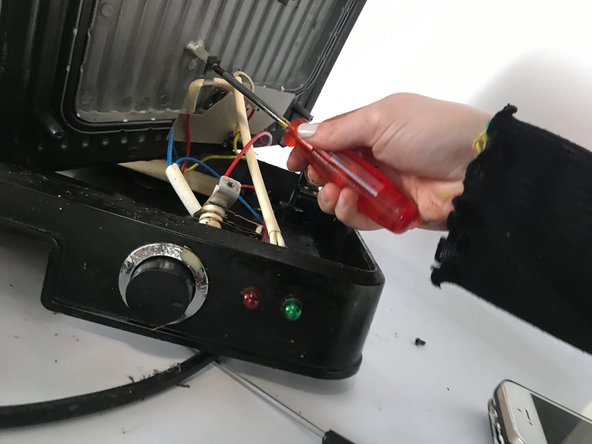 Panini Iron Teardown, Lower heating plate: crwdns2935265:06crwdnd2935265:02crwdnd2935265:02crwdne2935265:0