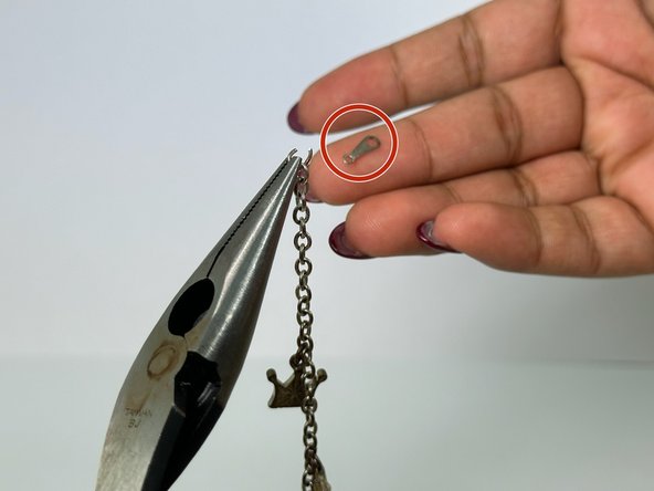 How to Add an Extension to a Chain Bracelet: crwdns2935265:03crwdnd2935265:02crwdnd2935265:03crwdne2935265:0