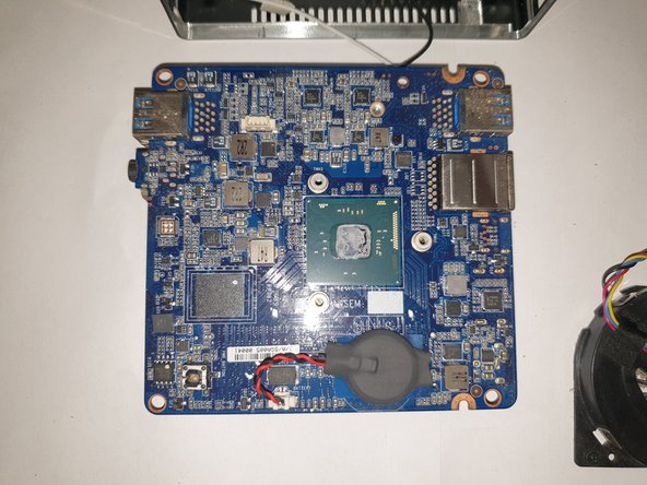 VIA GO Teardown, CPU and heatsink: crwdns2935265:04crwdnd2935265:02crwdnd2935265:03crwdne2935265:0