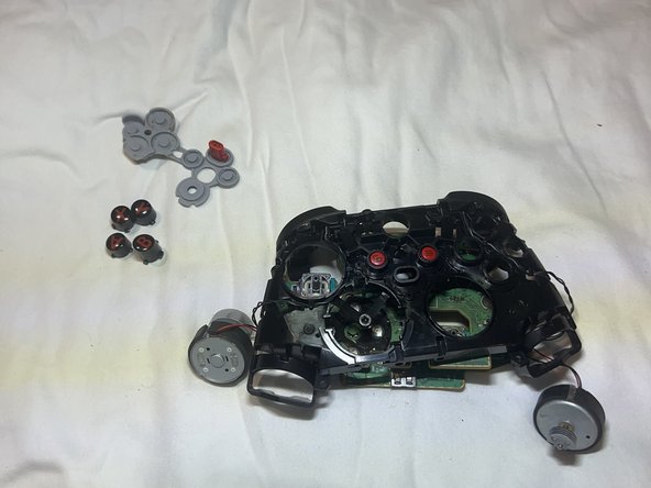 How to Fix an Xbox One Controller Stuck Button: шаг 9, изображение 2 из 3