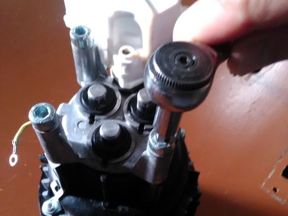 Kärcher K3.86 Cylinder Head Replacement, Hold the piston guidance in place: Schritt 4, Bild 2 von 3