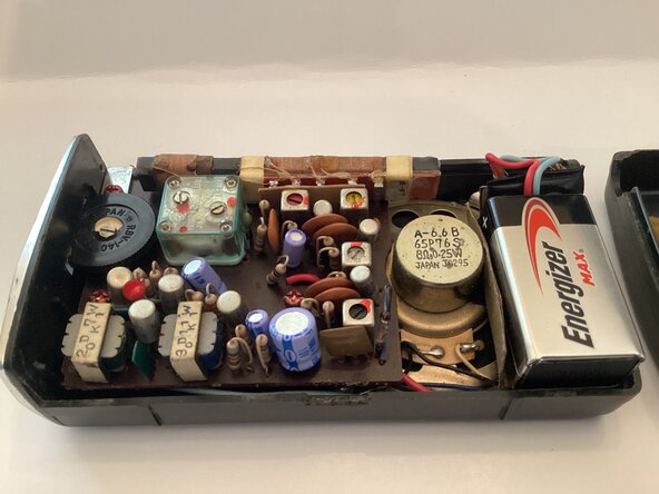 Panasonic R-1159 AM radio Teardown: crwdns2935265:02crwdnd2935265:02crwdnd2935265:03crwdne2935265:0