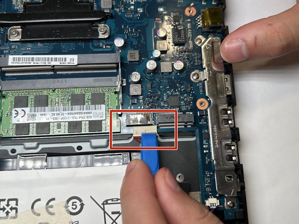 Samsung Notebook 5 NP530E5M Internal Speaker Replacement: crwdns2935265:04crwdnd2935265:03crwdnd2935265:03crwdne2935265:0