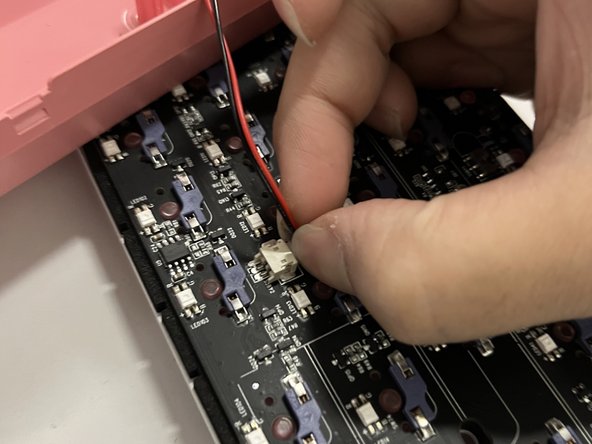 Akko 3068B Battery Replacement: шаг 7, изображение 2 из 2