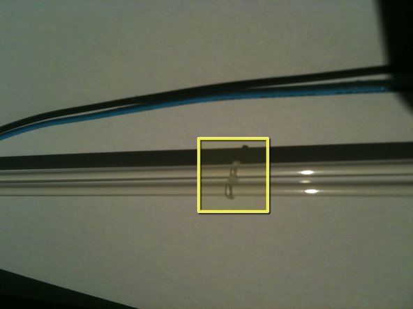 Removing CCFL from iMac 20in LCD CCFL assembly: crwdns2935265:026crwdnd2935265:02crwdnd2935265:03crwdne2935265:0