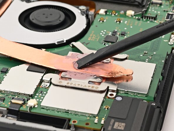 Nintendo Switch 2 Microphone Replacement, Clean the heat pipe: crwdns2935265:034crwdnd2935265:01crwdnd2935265:03crwdne2935265:0