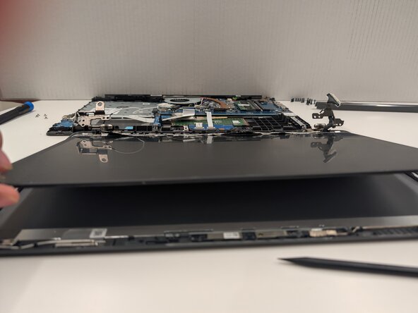 HP 250 G7 Display Replacement: step 12, image 2 of 3