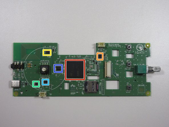 Vue éclatée de la Lunii - Ma Fabrique à Histoires v2, Les circuits intégrés de la carte électronique: étape 15, image 1 de 1