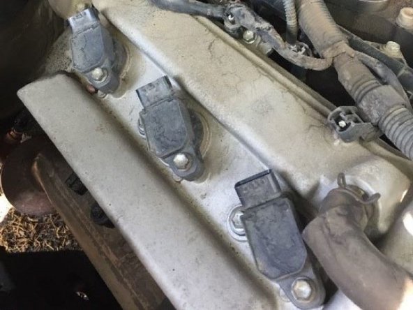 2005 Toyota 4Runner V6 Spark Plugs Replacement: crwdns2935265:010crwdnd2935265:03crwdnd2935265:03crwdne2935265:0